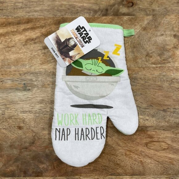 NEW 4Pc The Mandalorian Grogu Kitchen Towels│Oven Mitt│Pot Holder Bundle - Picture 3 of 6